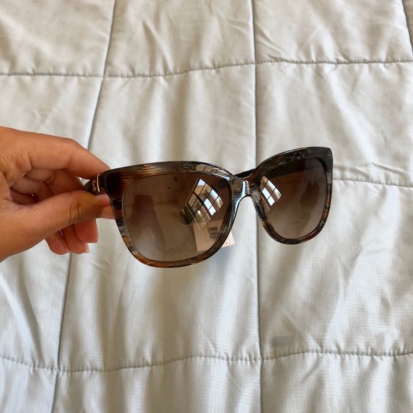 AUTHENTIC CHANEL  butterfly Quilted sunglasses - Picture 4 of 8